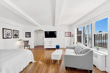 400 East 52nd Street, #16G