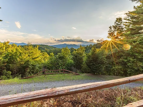 28 Nantahala Rdg, Bryson City, NC 28713