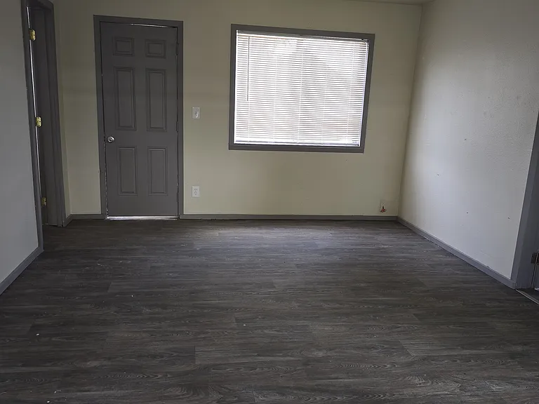 1275 Rogue River Hwy #7 — Photo 11