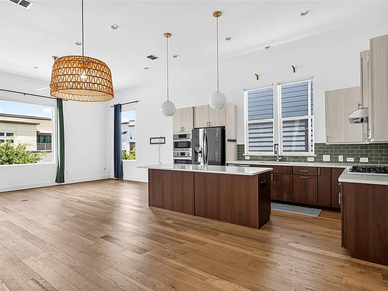 6105 Florencia Ln — Photo 8