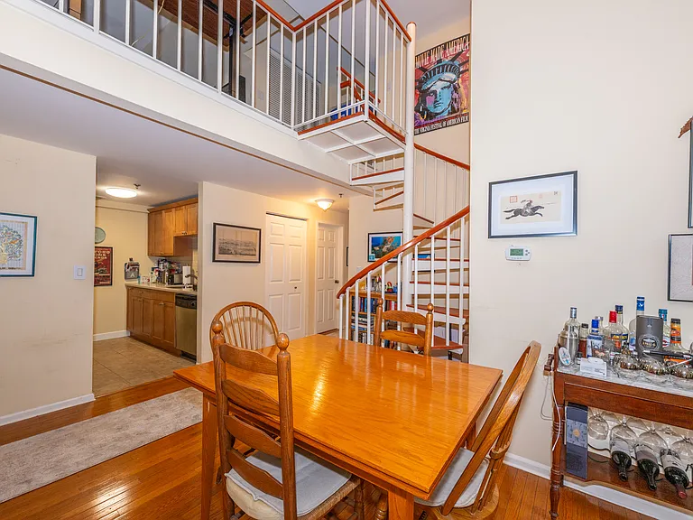 262 Main St #204 — Photo 6