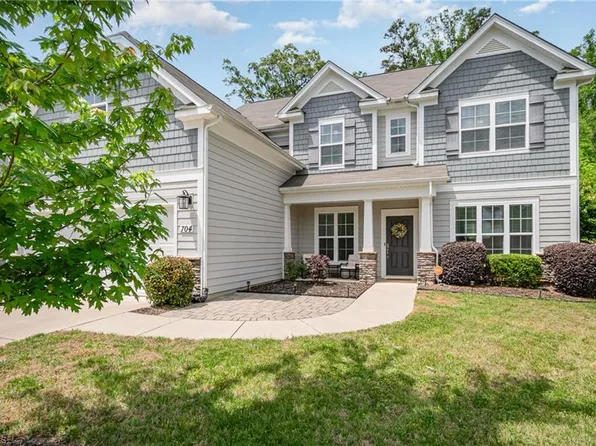 704 Blue Moon Ct, Greensboro, NC 27455