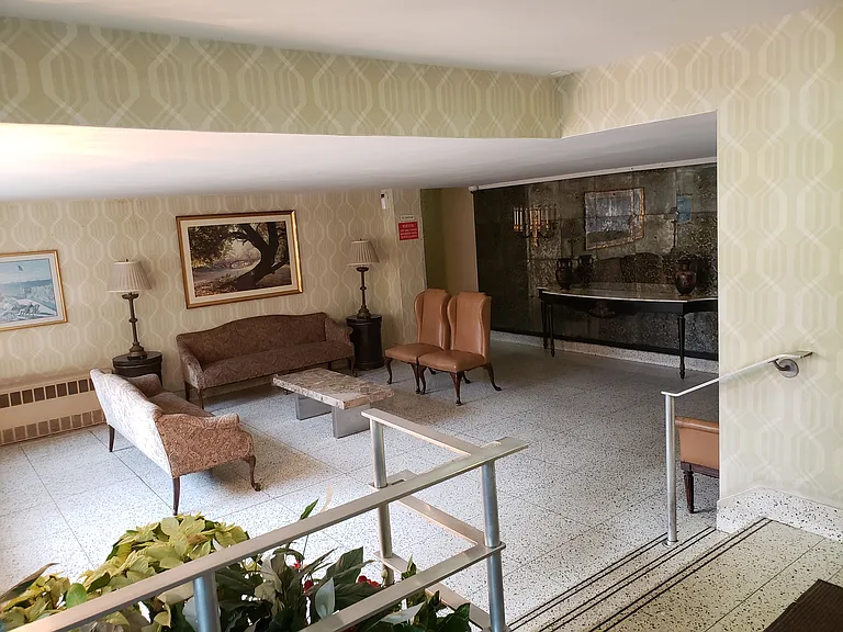 139-21 86th Ave #2J — Photo 3