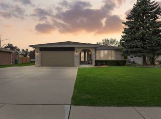 16400 S Rowley Ln, Lockport, IL 60441