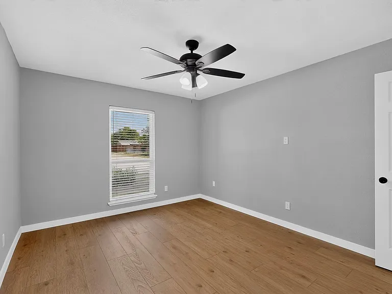 243 Woodhurst Dr — Photo 36