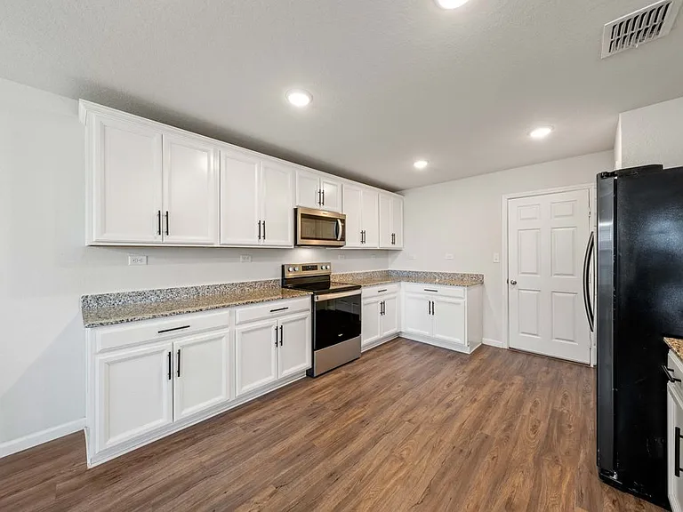 6231 Antares — Photo 12