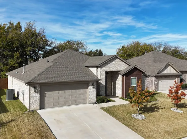 440 Brinkley Dr, Saginaw, TX 76179