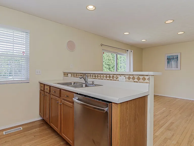 244 Parktrail Rd — Photo 11