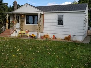 1520 Prospect Dr, Glendive, MT 59330