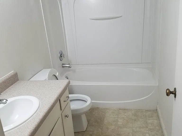 215 Harbor Dr — Photo 8