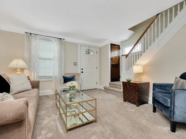 91-15 Vanderveer Street image 6 of 23