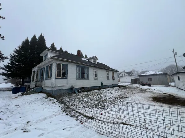 416 Amber St, Iron River, MI 49935