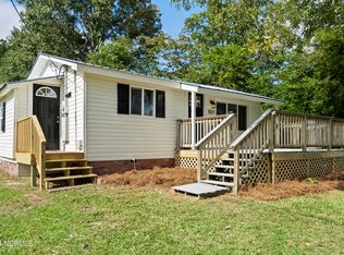 1027 Gregory Fork Rd, Richlands, NC 28574