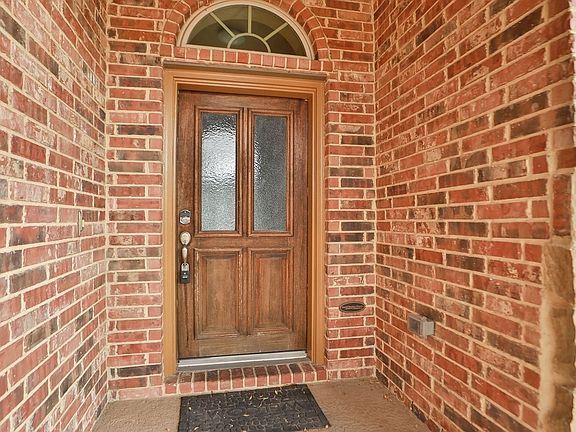 5th image of 9 Fountain Bend Ln