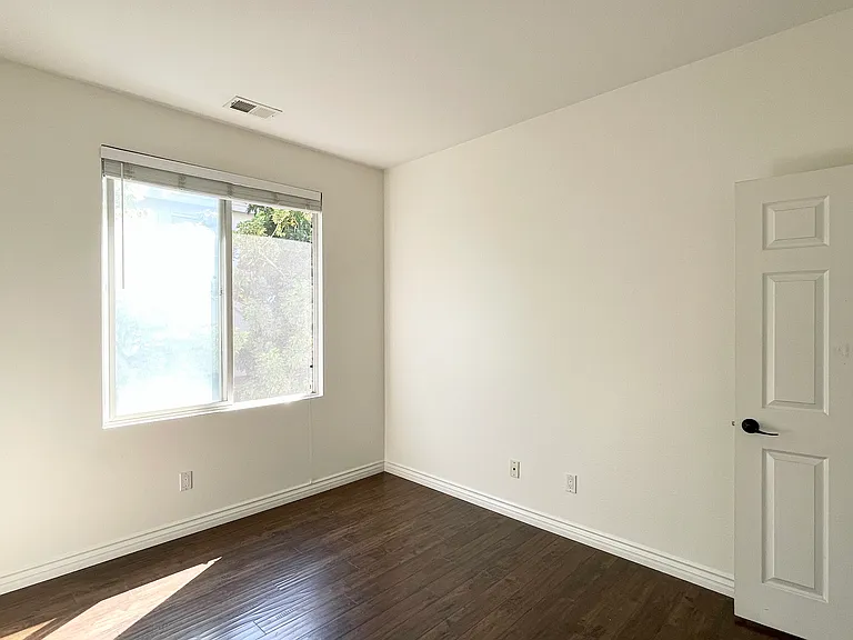 5218 Mariner Dr — Photo 41