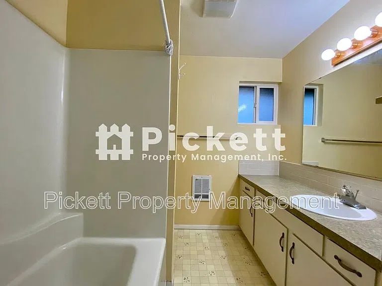 11660 Schold Rd NW #A — Photo 7
