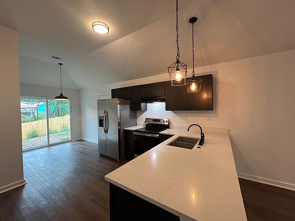 3rd image of 2756 Seaforth Cv