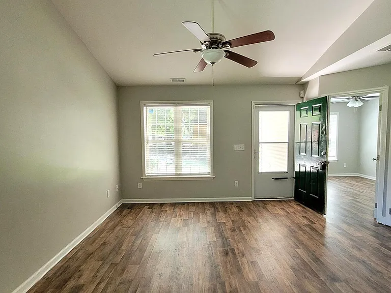 539 N Taylor St — Photo 5
