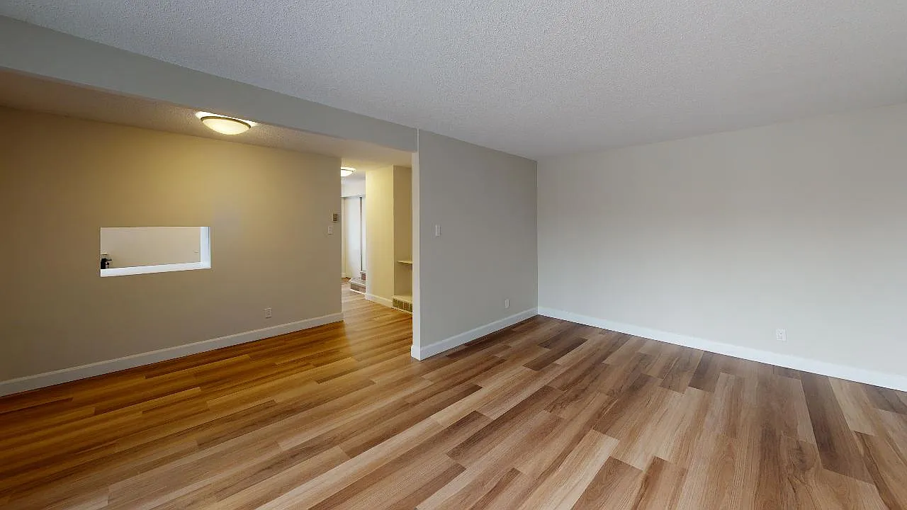 Ogilvie; Elmridge — Photo 4