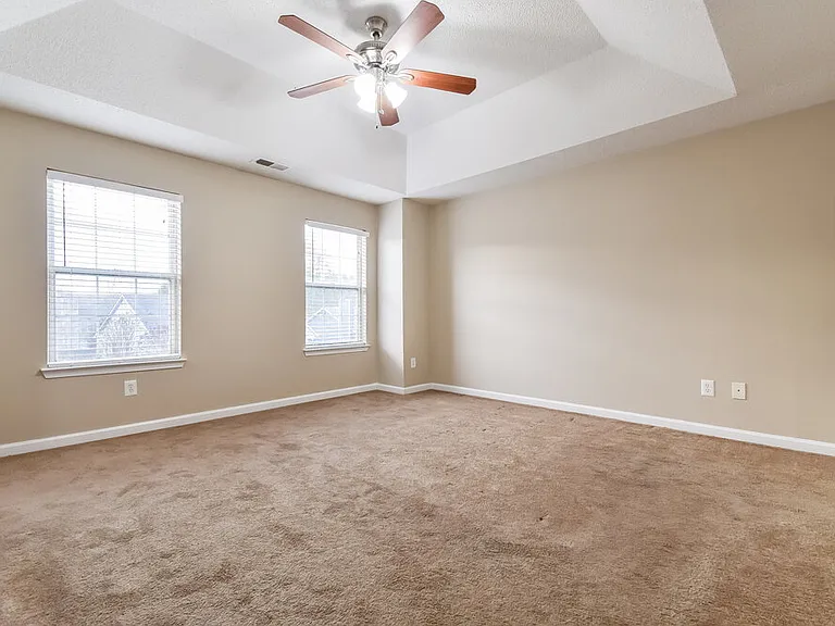 4405 Grove Dr NW — Photo 9