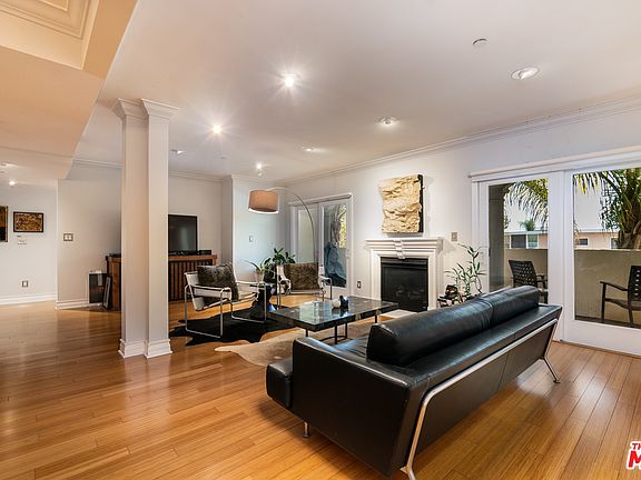 4th image of 1838 Westholme Ave Unit 203