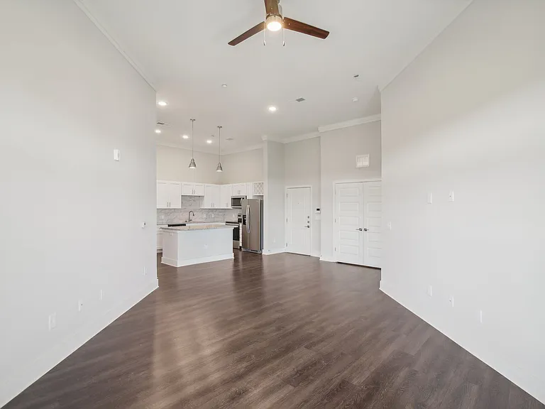 Somerset Apartments — Photo 15