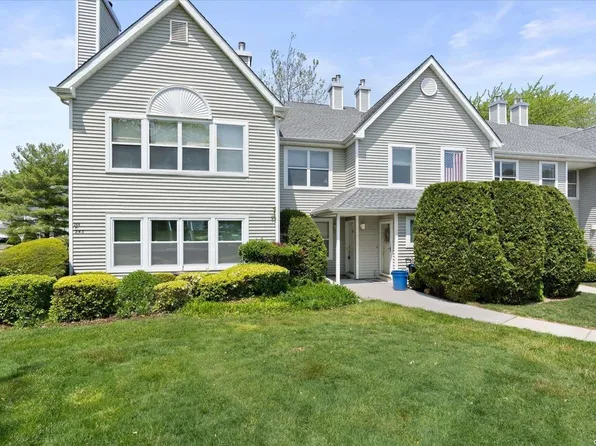 241 Windward #241, Port Jefferson, NY 11777