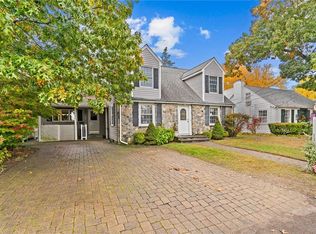 145 Edgehill Rd, Warwick, RI 02889