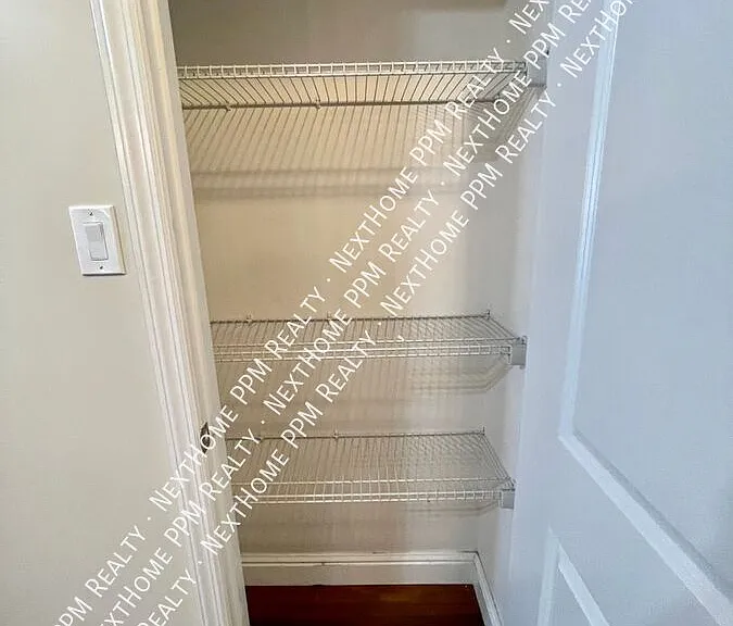 323 Augusta St — Photo 10