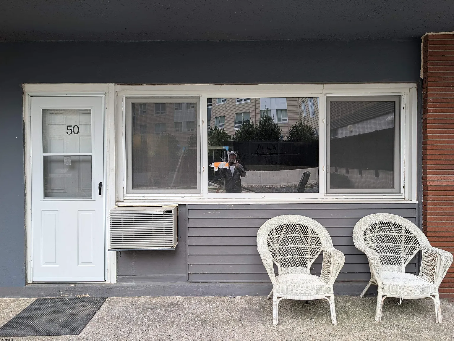 Studio, 1.0 bath, 307 sqft, $1,300 — Photo 2