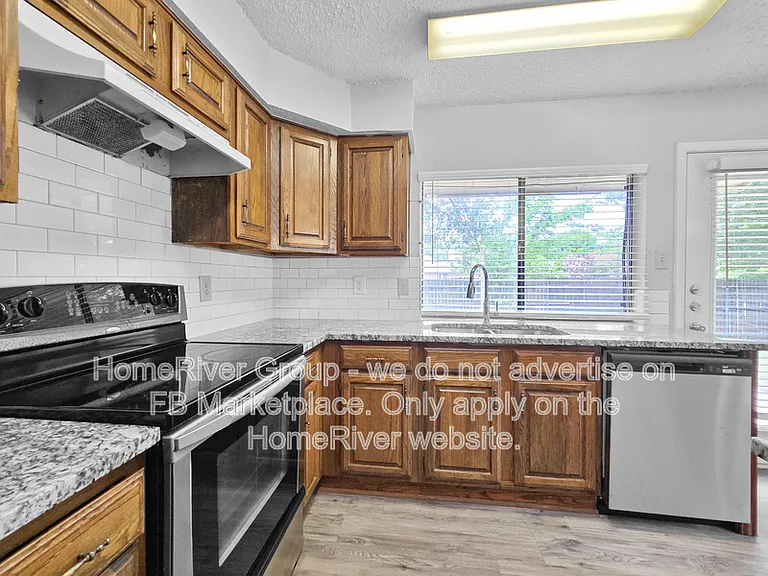 2201 Homecraft Ln — Photo 6