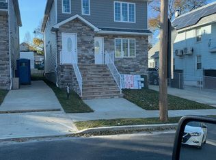 30 Harbor Rd, Staten Island, NY 10303