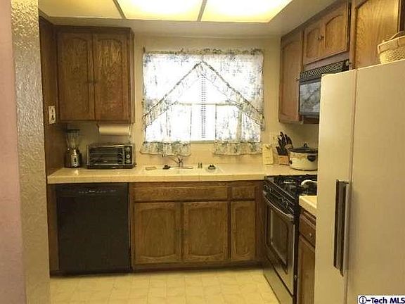 2nd image of 431 E Verdugo Ave APT B