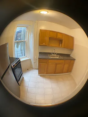 Rented by Gur Altberg, LREB | media 8