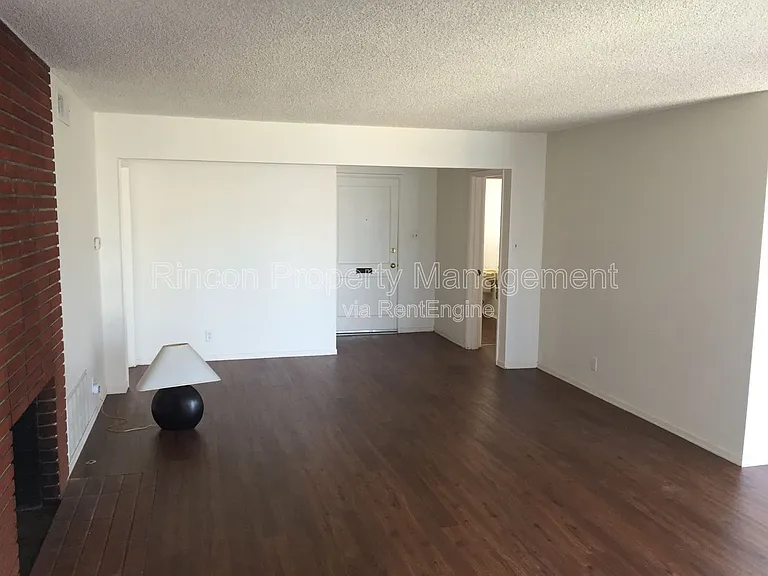 513 N North St — Photo 3