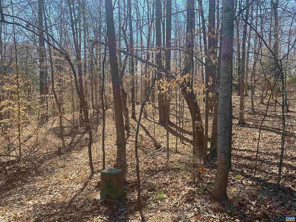 1st image of 746 Jefferson Dr E
