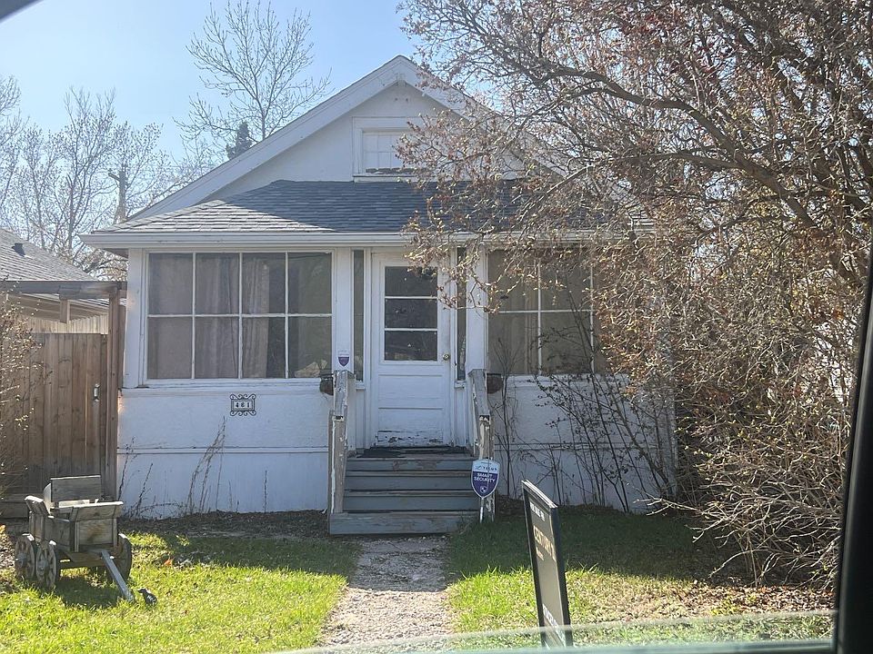 1st image of 461 5th St E