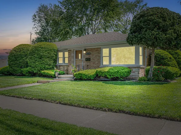 800 E 161st St, South Holland, IL 60473