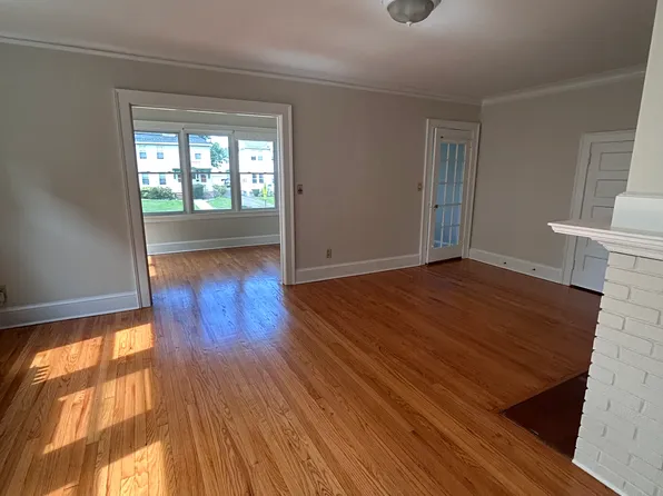 32 Bretton Rd Floor 1, West Hartford, CT 06119