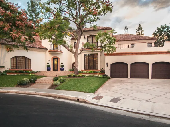 12140 Summit Ct, Beverly Hills, CA 90210