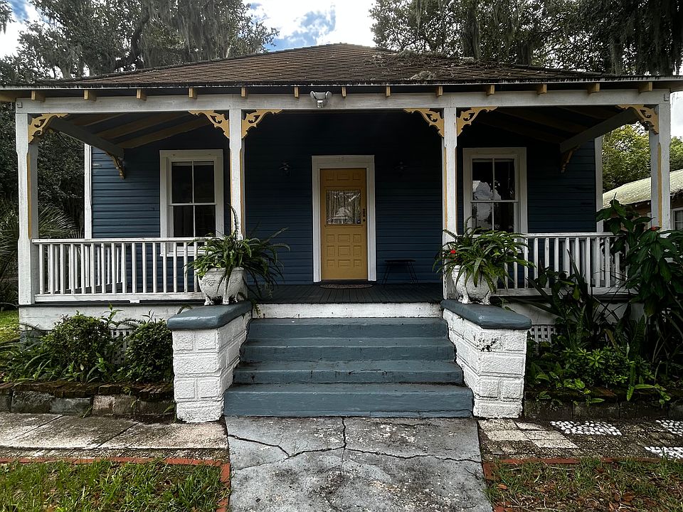 1st image of 17 Sanchez Ave