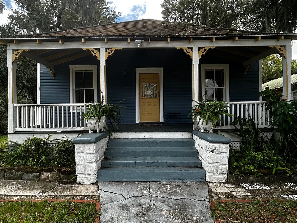 17 Sanchez Ave