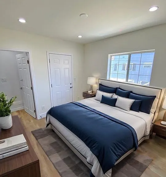 3930 Montclair St #1-2 — Photo 4