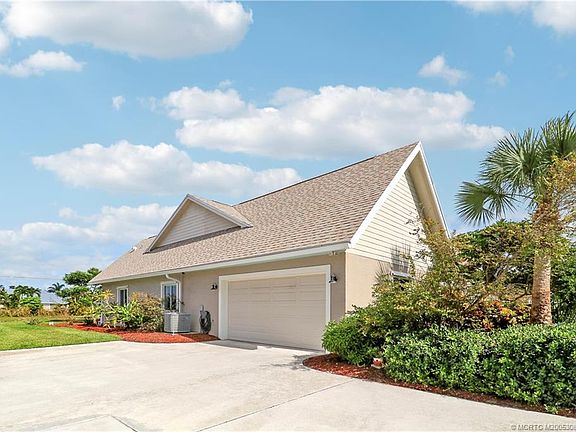 3rd image of 5439 SE Horseshoe Point Rd