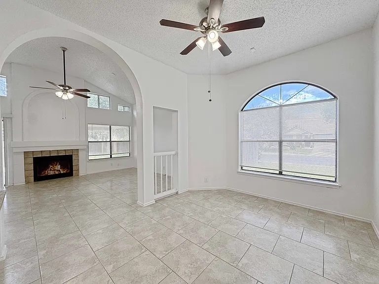 10203 Sunset Field Dr — Photo 10