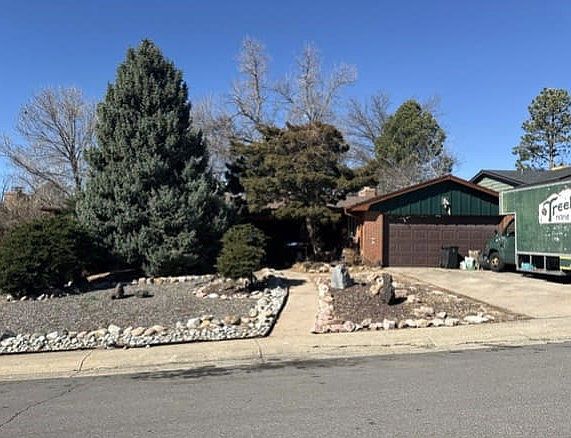 1st image of 2725 S Kendall Way