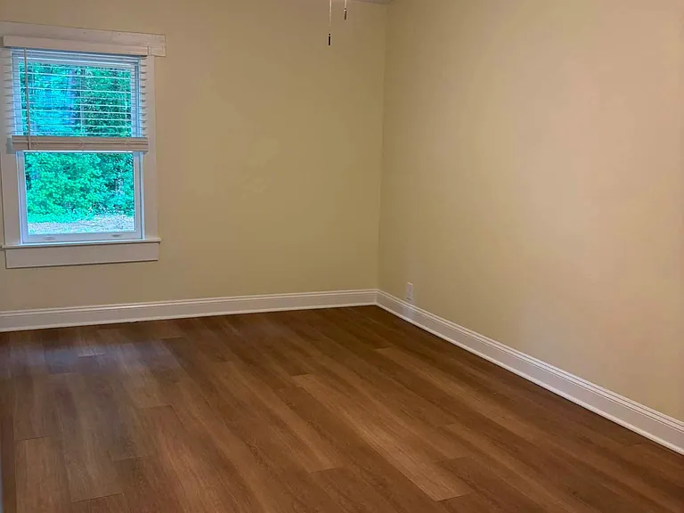 410 Mears St — Photo 9