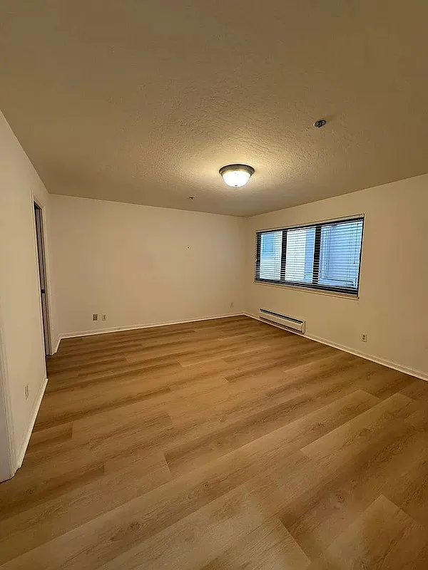 2 bed, 2.0 bath, 1375 sqft, $3,200 — Photo 3