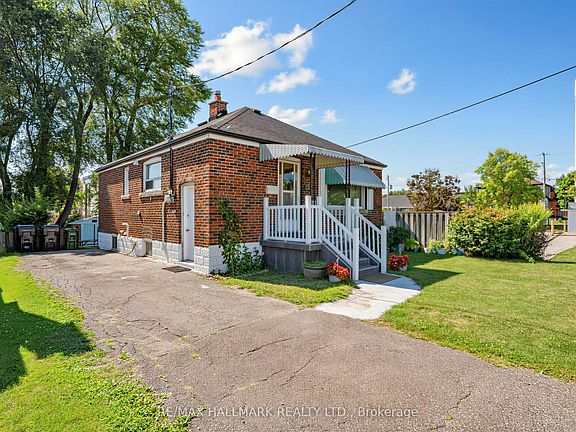 3rd image of 1216 Victoria Park Ave
