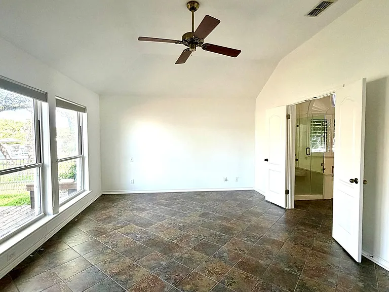 1913 Baywood Dr — Photo 23